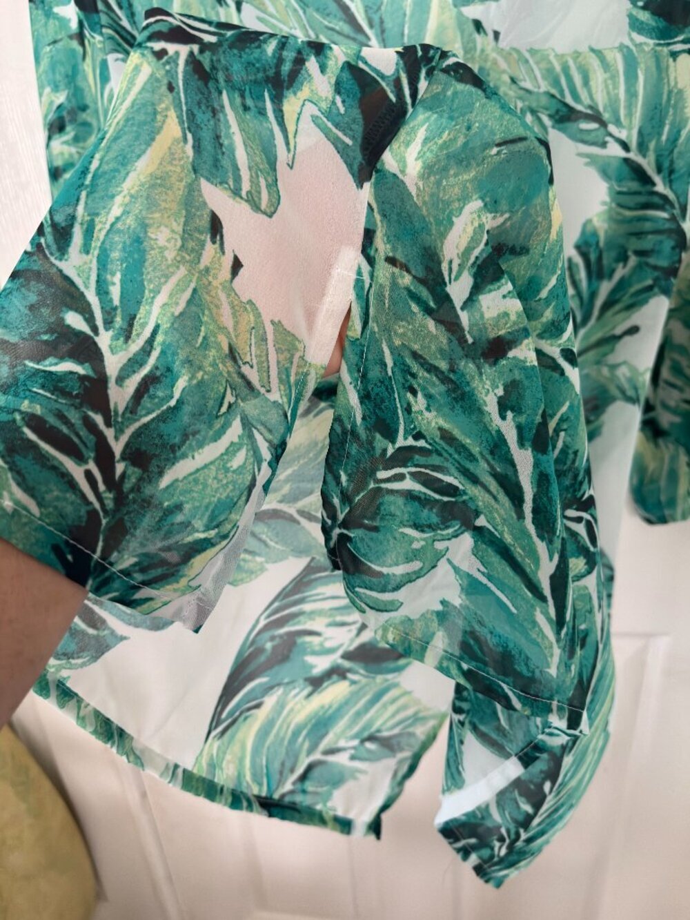 Pacific Beach Cover Up or Tunic Tropical Palm Leaf Sheer Tie Front Medium - Picture 6 of 6